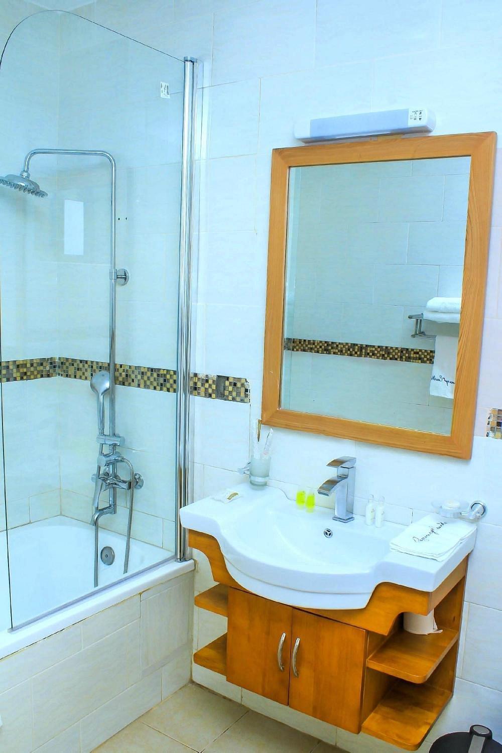 Rosemary Courts Bed And Breakfast Entebbe Exterior photo