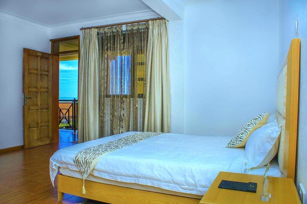 Rosemary Courts Bed And Breakfast Entebbe Exterior photo