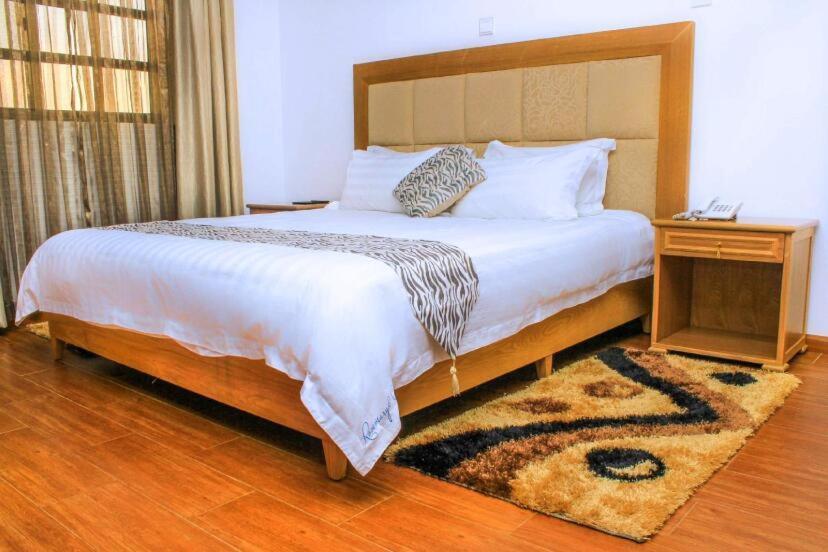 Rosemary Courts Bed And Breakfast Entebbe Exterior photo