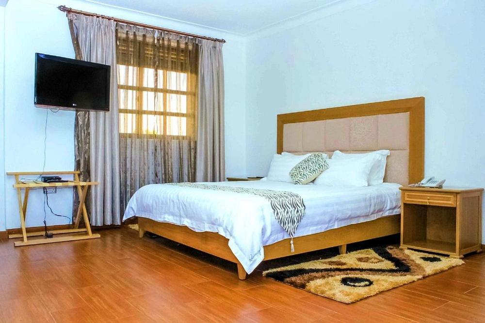 Rosemary Courts Bed And Breakfast Entebbe Exterior photo